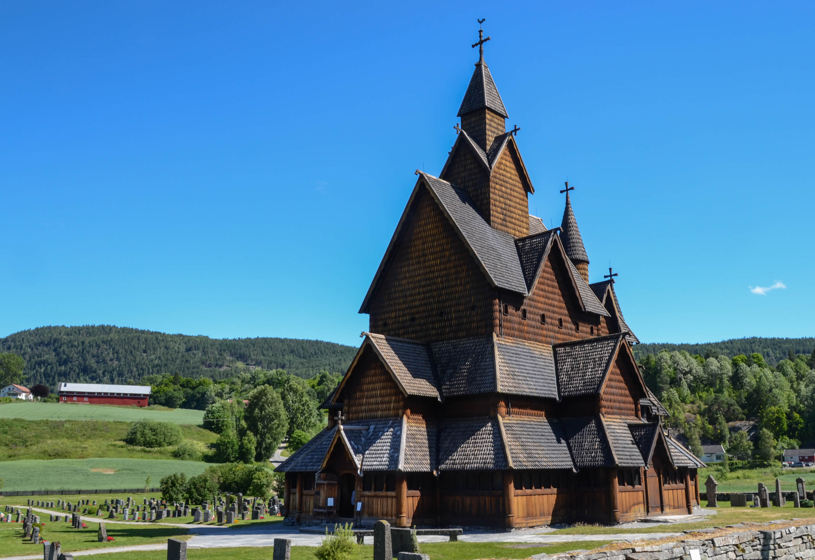 Heddal stavkirke er Norges største stavkirke